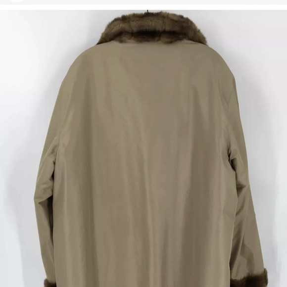 Fully reversible faux fur coat - Picture 2 of 10